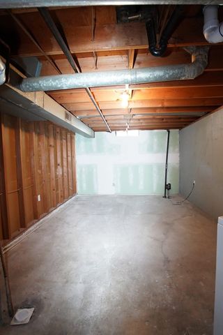 8149 E Zimmerly St, Wichita, KS 67207