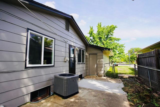 8149 E Zimmerly St, Wichita, KS 67207