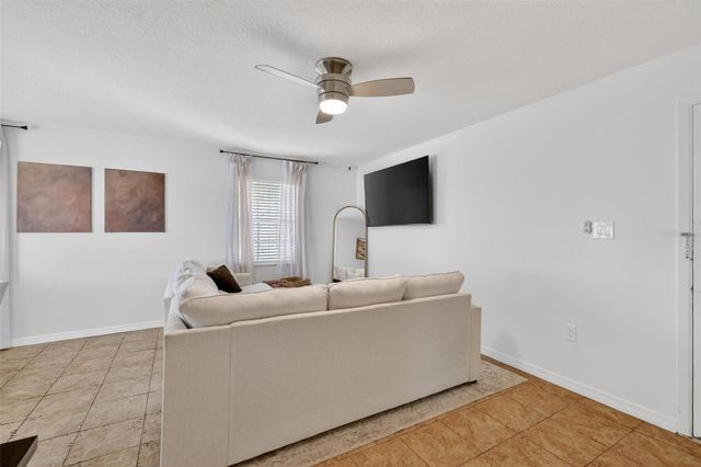 1112 W MAIN STREET E7, Leesburg, FL 34748