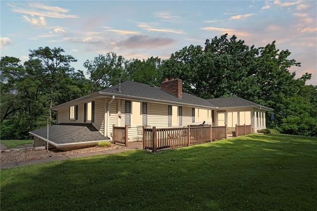 2231 Wilson Avenue, Leavenworth, KS 66048
