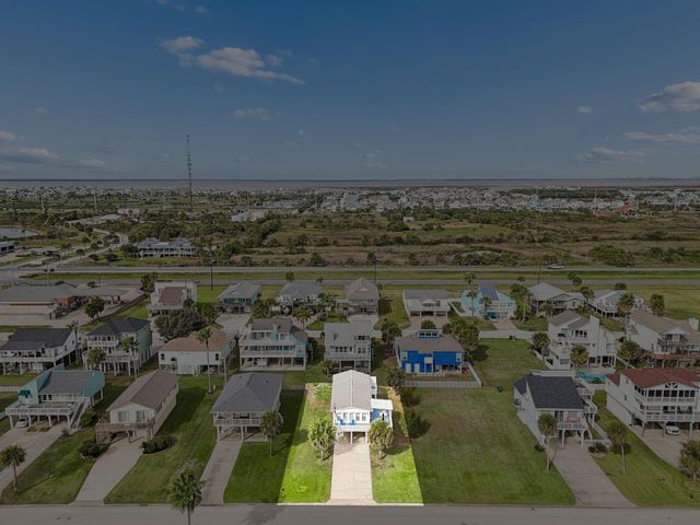 13626 Pirates Beach Boulevard, Galveston, TX 77554