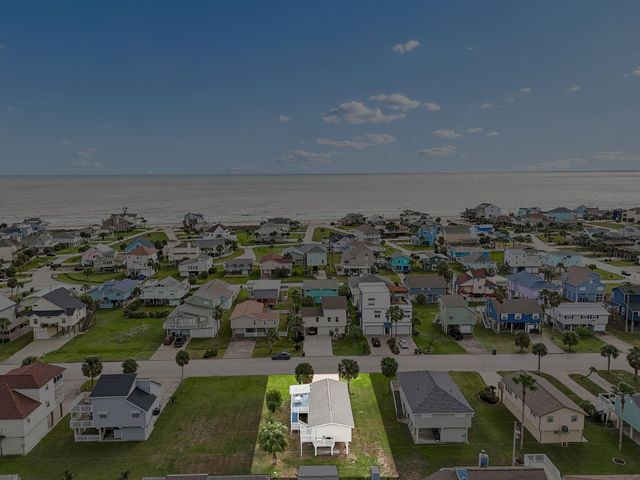 13626 Pirates Beach Boulevard, Galveston, TX 77554