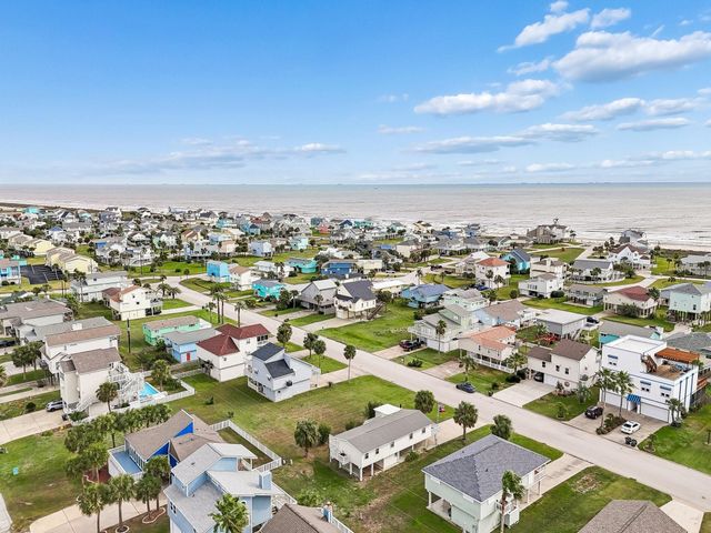 13626 Pirates Beach Boulevard, Galveston, TX 77554