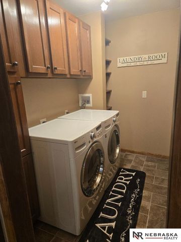 2146 S 34th Street, Omaha, NE 68105