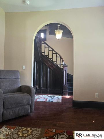 2146 S 34th Street, Omaha, NE 68105