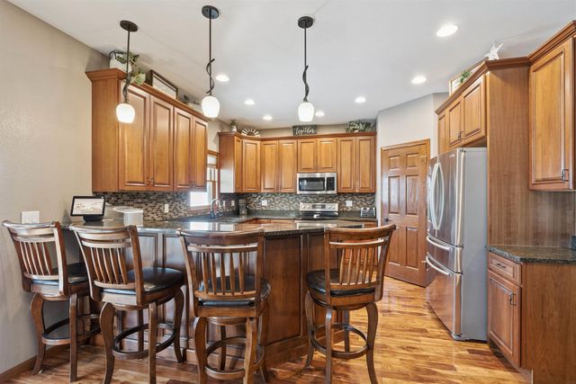 1828 160th Ave, Manchester, IA 52057