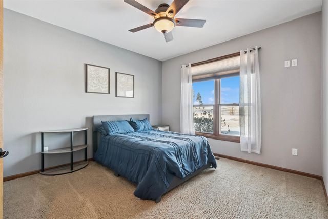 1828 160th Ave, Manchester, IA 52057