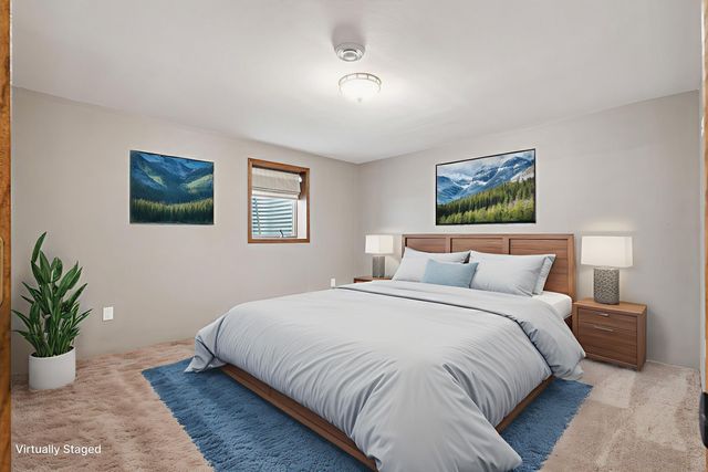 1828 160th Ave, Manchester, IA 52057