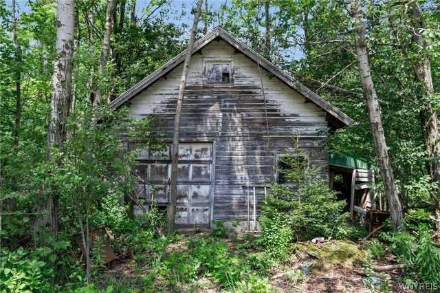 2035 Eastwood Road, Marilla, NY 14052