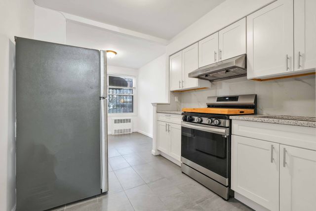 1043 E 101st Street, New York City, NY 11236