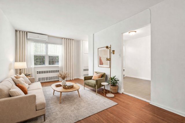 1043 E 101st Street, New York City, NY 11236