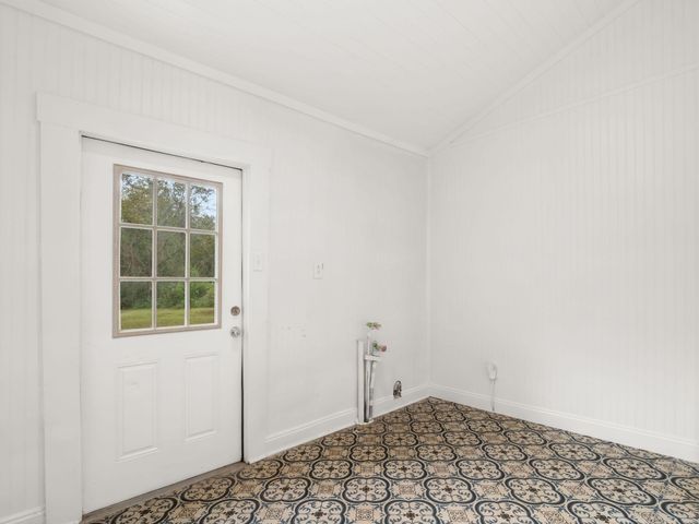 527 Barham Rd., Hornbeck, LA 71439