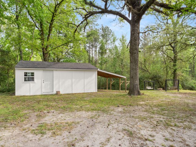 527 Barham Rd., Hornbeck, LA 71439