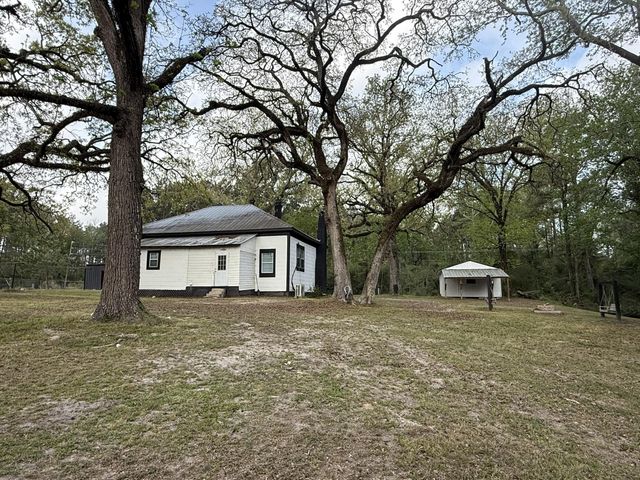 527 Barham Rd., Hornbeck, LA 71439