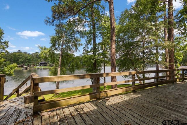 546 Hideaway Ln E, Hideaway, TX 75771