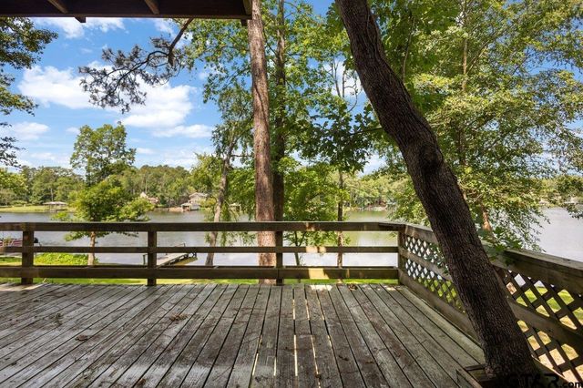 546 Hideaway Ln E, Hideaway, TX 75771