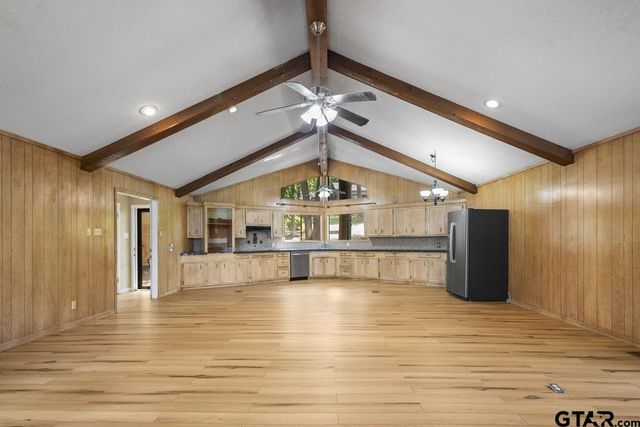 546 Hideaway Ln E, Hideaway, TX 75771