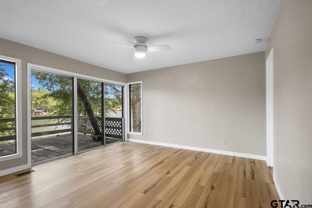 546 Hideaway Ln E, Hideaway, TX 75771