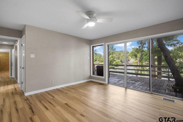 546 Hideaway Ln E, Hideaway, TX 75771