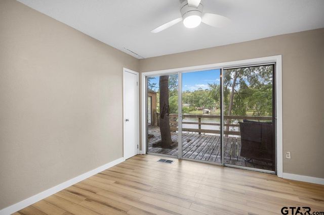 546 Hideaway Ln E, Hideaway, TX 75771