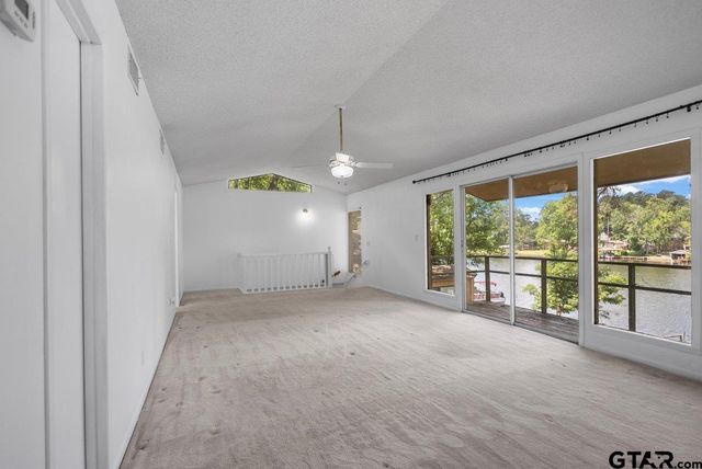 546 Hideaway Ln E, Hideaway, TX 75771