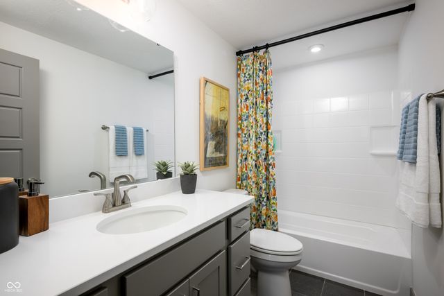 14319 Hidden Lakes Drive, Noblesville, IN 46060