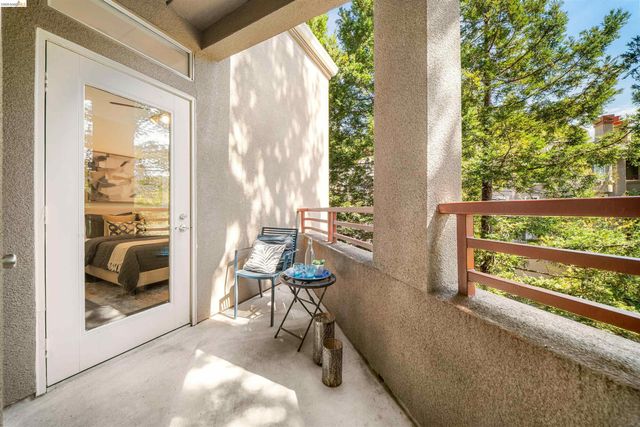 280 Caldecott 321, Oakland, CA 94618