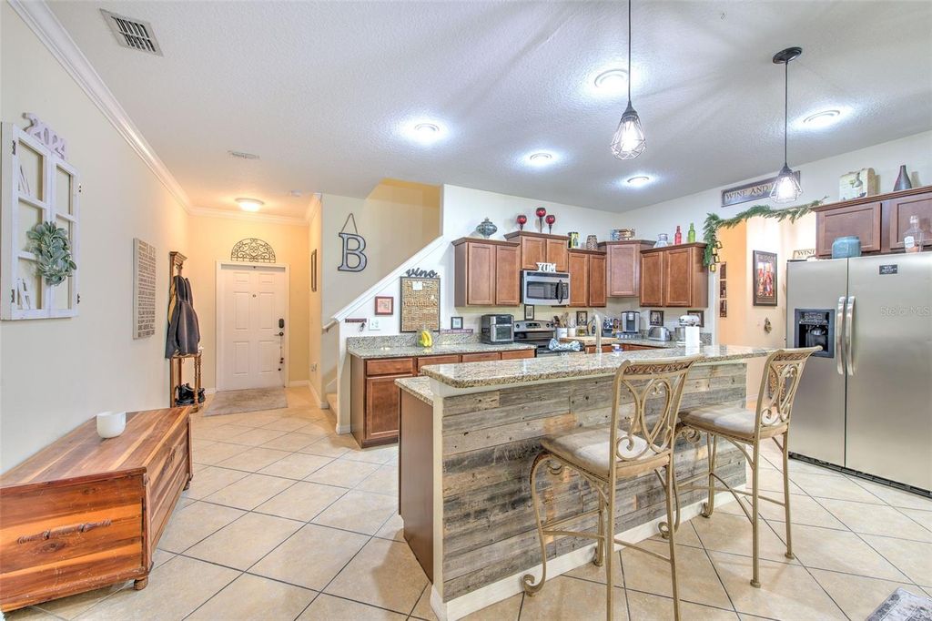 Image 11 of property listing at 20223 INDIAN ROSEWOOD DRIVE, Tampa, FL 33647