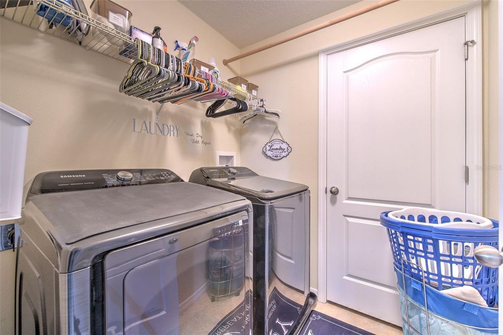 Image 26 of property listing at 20223 INDIAN ROSEWOOD DRIVE, Tampa, FL 33647