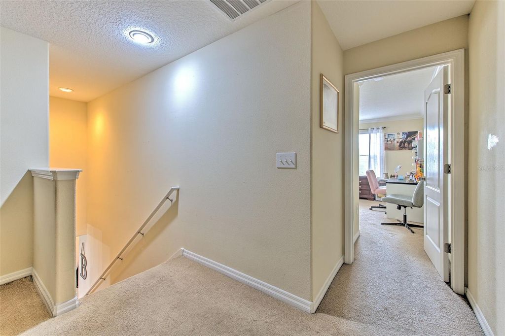 Image 33 of property listing at 20223 INDIAN ROSEWOOD DRIVE, Tampa, FL 33647