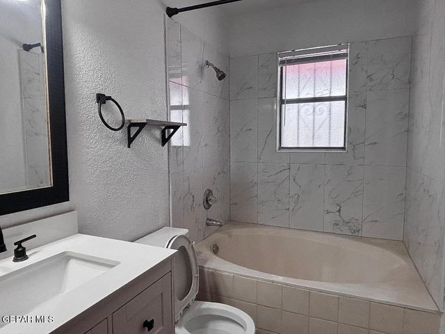 10968 Whitey Ford Street, El Paso, TX 79934