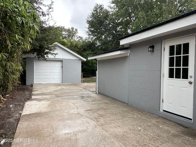 3955 MACGREGOR Drive, Jacksonville, FL 32210