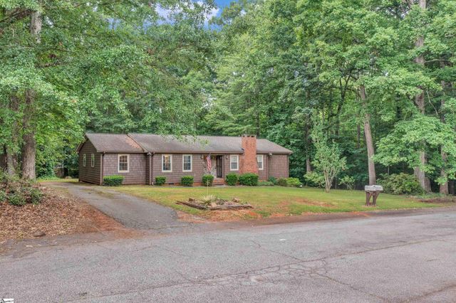 37 Wedgefield Drive, Boiling Springs, SC 29316