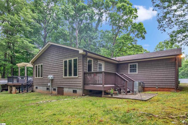 37 Wedgefield Drive, Boiling Springs, SC 29316