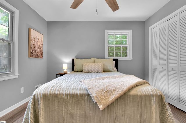 37 Wedgefield Drive, Boiling Springs, SC 29316