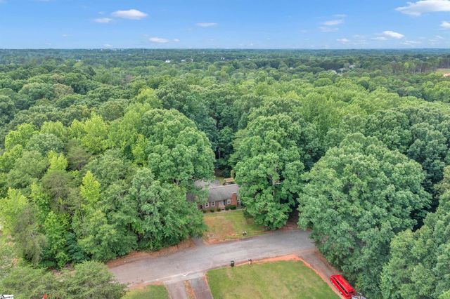 37 Wedgefield Drive, Boiling Springs, SC 29316