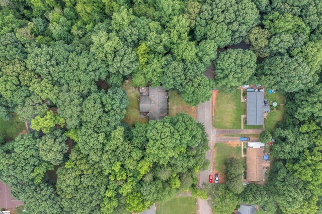 37 Wedgefield Drive, Boiling Springs, SC 29316