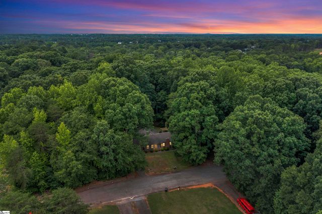 37 Wedgefield Drive, Boiling Springs, SC 29316