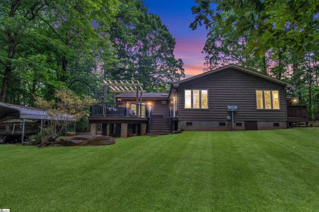 37 Wedgefield Drive, Boiling Springs, SC 29316