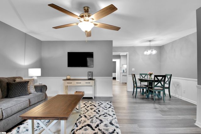 37 Wedgefield Drive, Boiling Springs, SC 29316