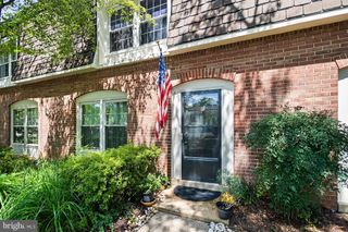 8210 CARRLEIGH PKWY #6, Springfield, VA 22152