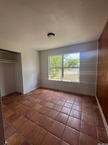 151 ASHFORD DR, San Antonio, TX 78227