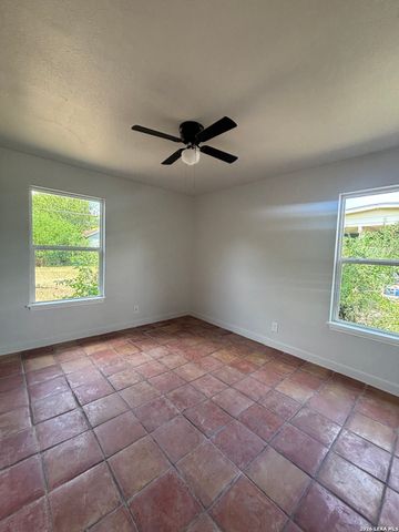 151 ASHFORD DR, San Antonio, TX 78227