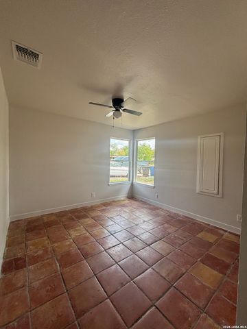 151 ASHFORD DR, San Antonio, TX 78227