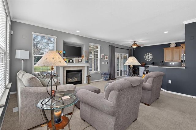 9803 Nieman Place, Overland Park, KS 66214