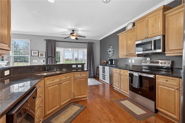 9803 Nieman Place, Overland Park, KS 66214