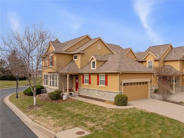 9803 Nieman Place, Overland Park, KS 66214