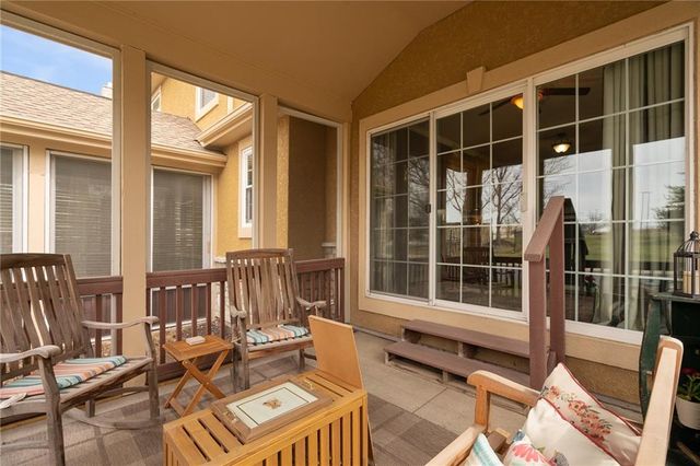 9803 Nieman Place, Overland Park, KS 66214