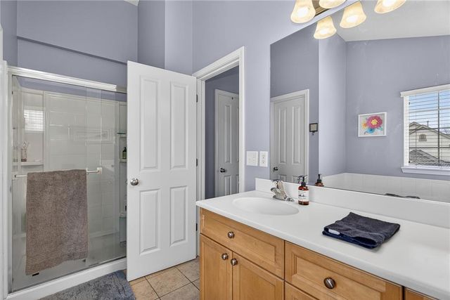 9803 Nieman Place, Overland Park, KS 66214