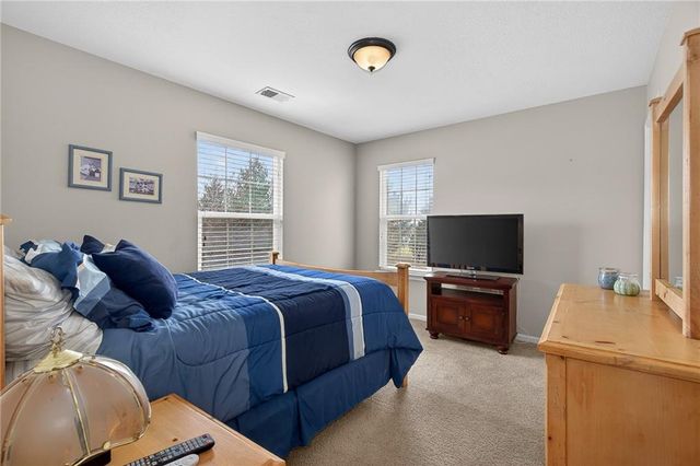 9803 Nieman Place, Overland Park, KS 66214